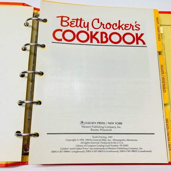 Vintage Betty Crocker's Cookbook Revised Edition 1978 Five Ring Binder Hardcover - Picture 3 of 16